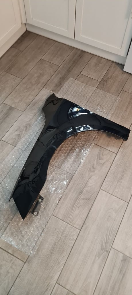 Skoda octavia left side wing 