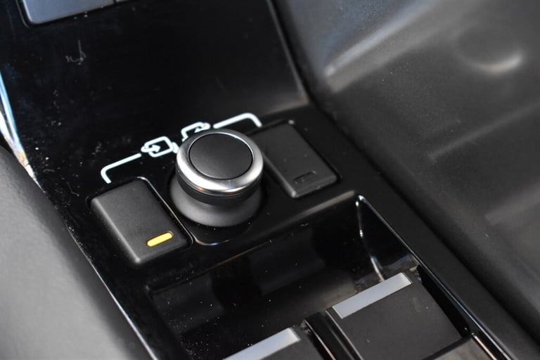 2017 Land Rover Range Rover Velar HSE+MEGA SPECIFICATION!!! Estate Diesel Automatic