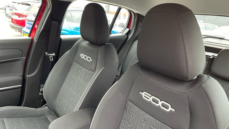 2025 Fiat 600 1.2 MHEV SUV 5dr Petrol Hybrid e-DCT Euro 6 (s/s) (100 ps) SUV Hybrid Automatic