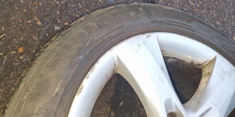 Vauxhall Astra J x4 215/55/17 Inch Alloy Wheels And Tyres 2013