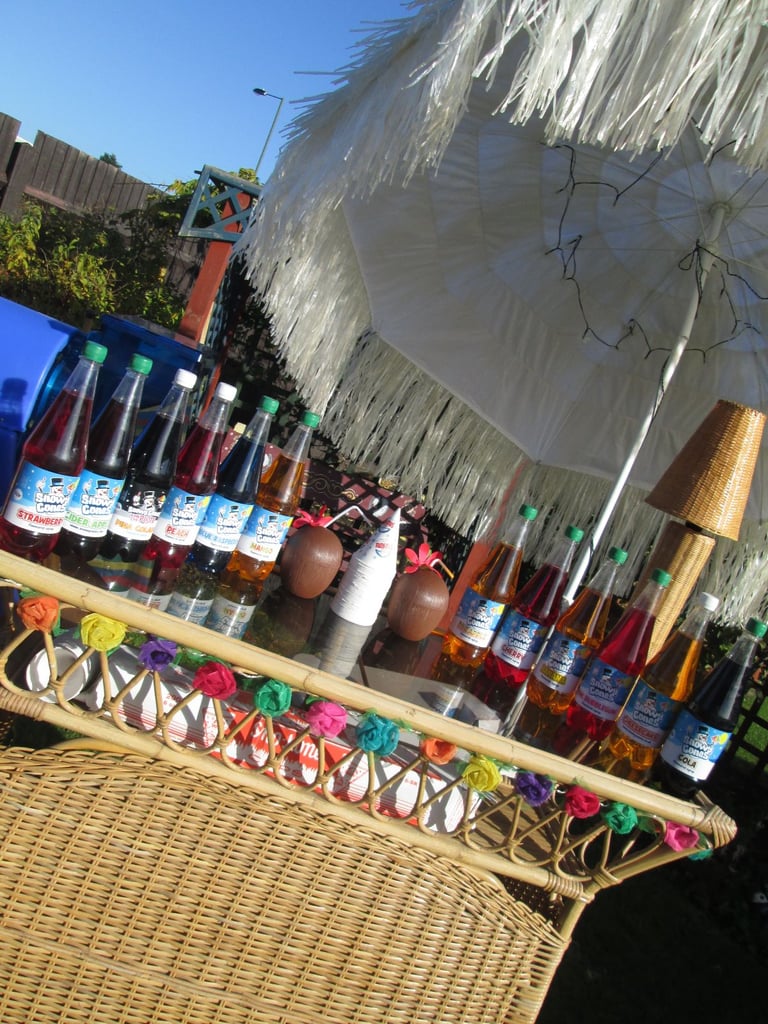 Rattan, Tiki Beach Hawaiian Portable Drinks Serving Bar, Cocktails. Garden Home Party Hire