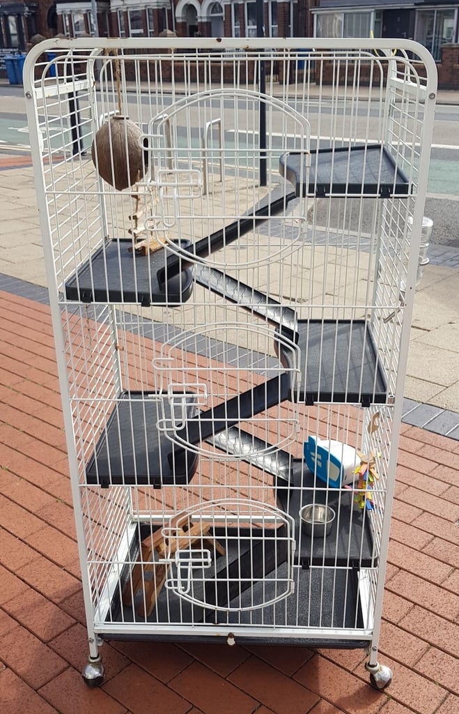 Pre-owned Ferret Metal Cage 
