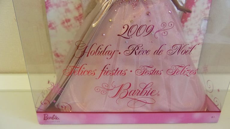 Holiday barbie African american doll 2009 (NRFB) 