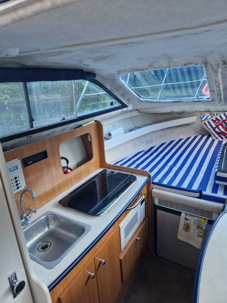 Bayliner 2452 mercruiser 