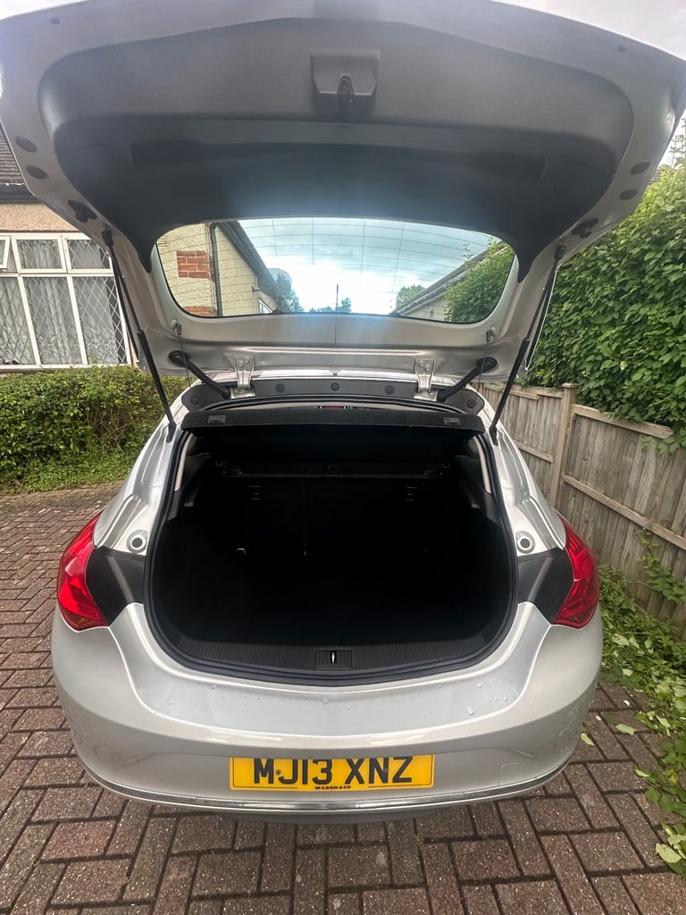 Vauxhall, ASTRA, Hatchback, 2013, Manual, 1398 (cc), 5 doors