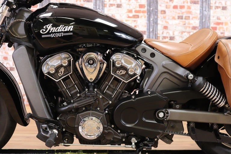 2016 INDIAN SCOUT - 11,274 MILES - INDIAN STAGE 1 EXHAUST, PANNIERS AND SCREEN