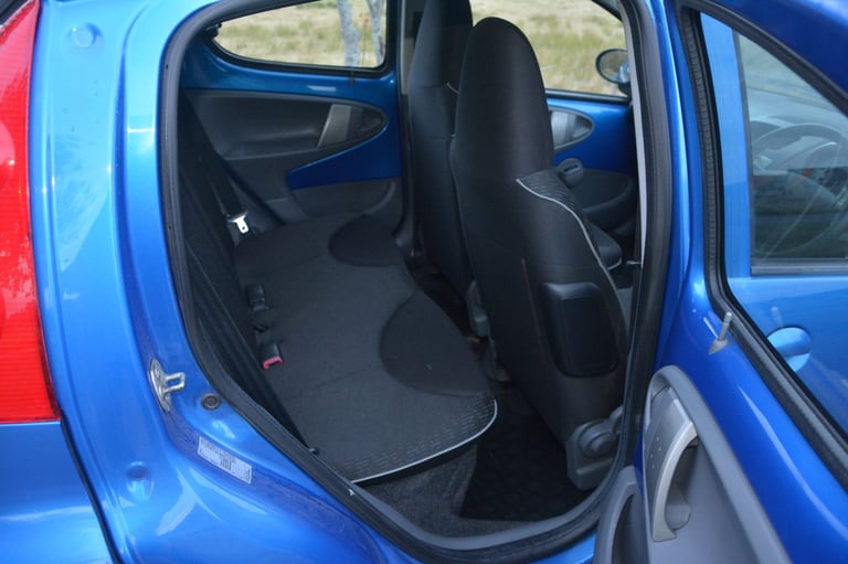 Peugeot, 107, Hatchback, 2010, Manual, 998 (cc),5 doors - Image 7