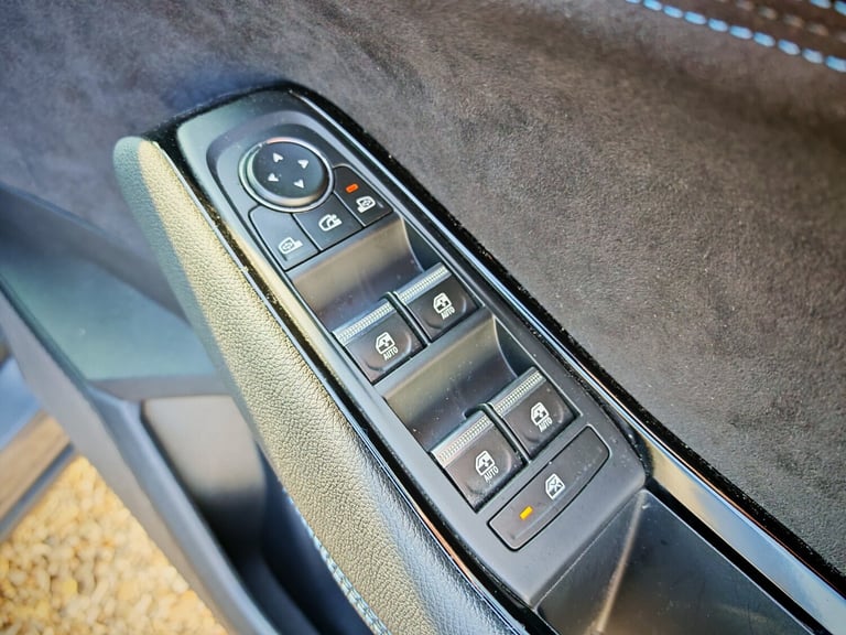 2024 Renault Austral E-Tech FHEV Iconic Esprit Alpine 5dr Auto 4C Estate Hybrid Automatic