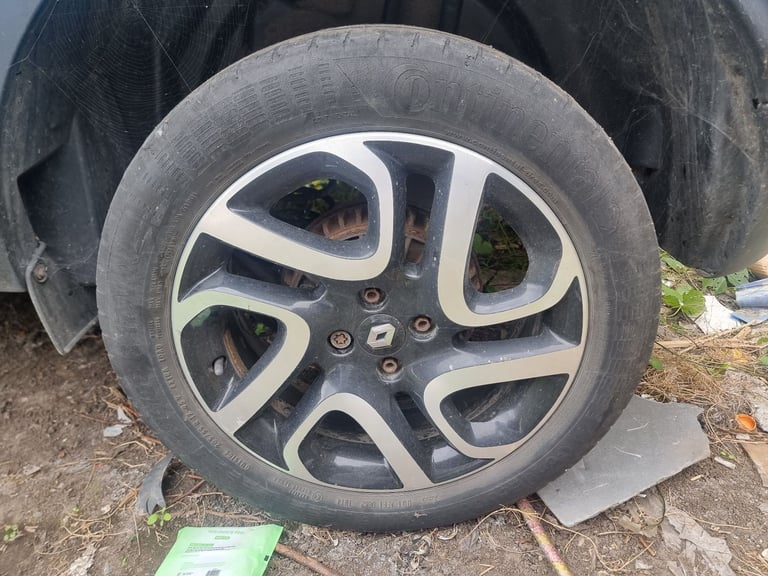 2014 Renault Captur Breaking. BIXNX, RPM Blue.