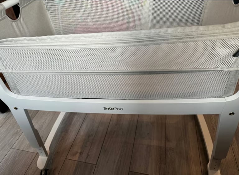 Snuz Baby bed side crib\cot, excellent condition, flat packed and ready for collection
