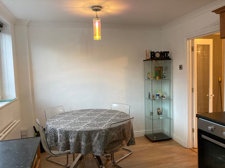 Double room available Monday to Friday only 