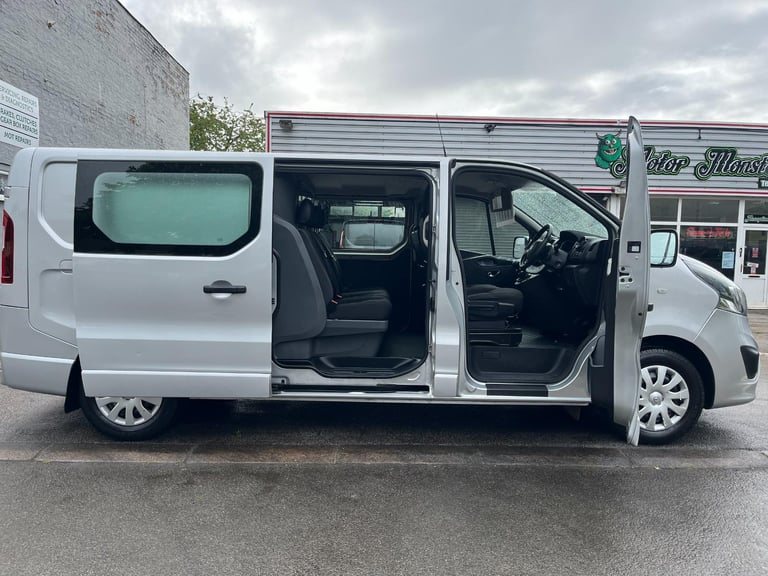 Vauxhall Vivaro 2900 1.6CDTI BiTurbo 145PS Sportive 6 Seat LWB Crew Van 2017/67