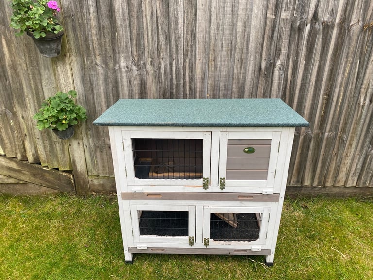 Rabbit hutch