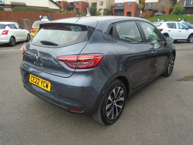 2022 Renault Clio 1.0 TCe Iconic Euro 6 (s/s) 5dr HATCHBACK Petrol Manual