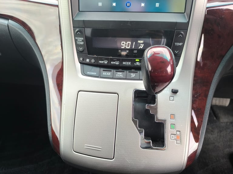 2011 Toyota Vellfire 2.4 Petrol Automatic 7 Seats ULEZ Free MPV Petrol Automatic