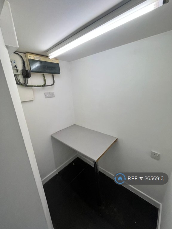 1 bedroom flat in South Western Terrace, Yeovil, BA20 (1 bed) (#2656913)