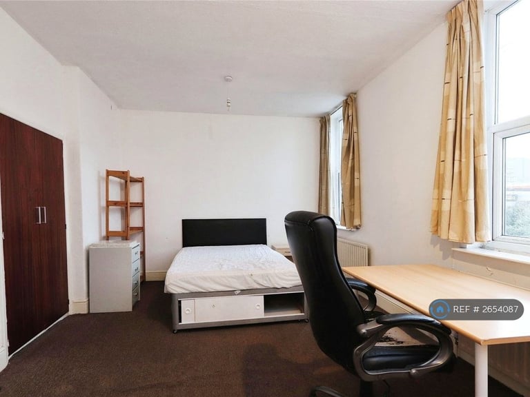 1 bedroom in Queens Road, Sheffield, S2 (#2654087)