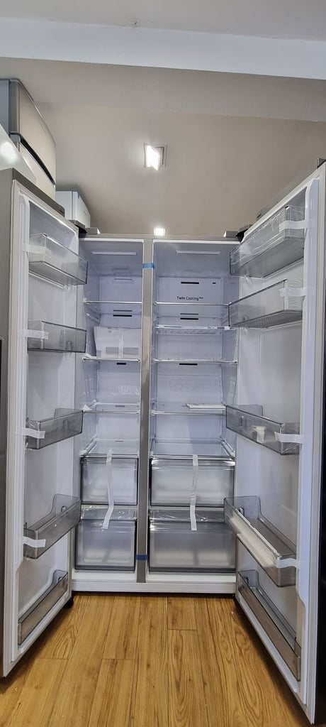 Ex display SAMSUNG Series 8 SpaceMax RS66DG813CS9EU American-Style Smart Fridge Freezer - Silver 