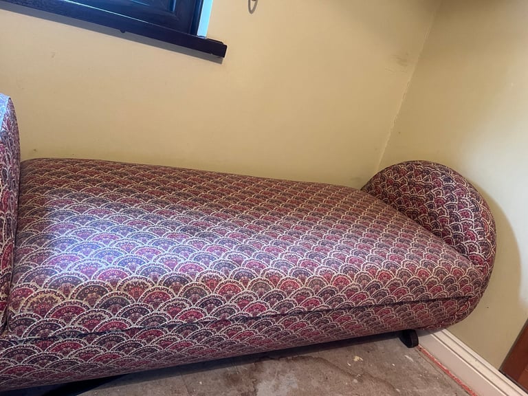 Vintage ottoman