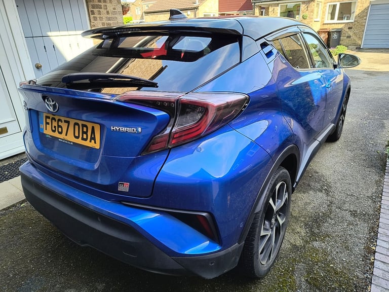 Toyota C-HR Hybrid dynamic 