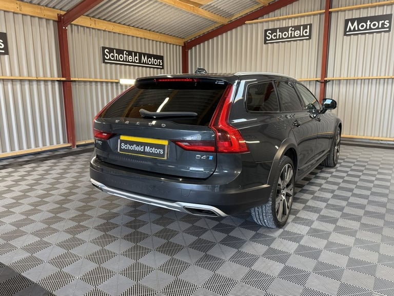 2018 Volvo V90 2.0 D4 Pro Estate 5dr Diesel Auto AWD Euro 6 (s/s) (190 ps) Estate Diesel Automatic