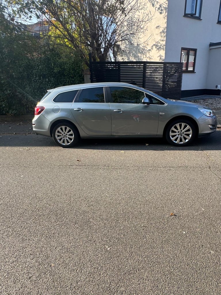Vauxhall, ASTRA, Estate, 2011, Other, 1598 (cc), 5 doors