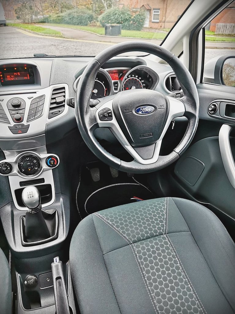 2011 FORD FIESTA ZETEC...ULEZ...1.2 PETROL...90 BHP...3 OWNERS...FSH...FULL MOT(NO ADVISORY)