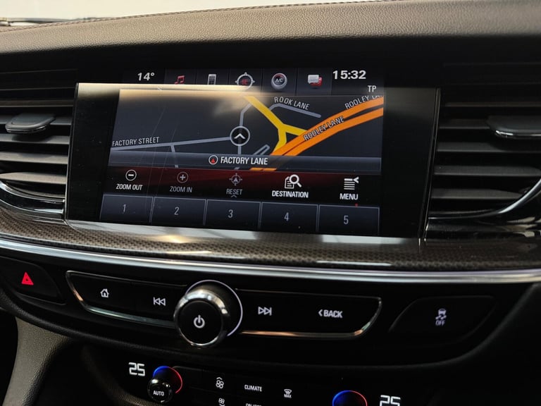 2017 Vauxhall Insignia 2.0 Turbo D SRi Vx-line Nav 5dr HATCHBACK DIESEL Manual