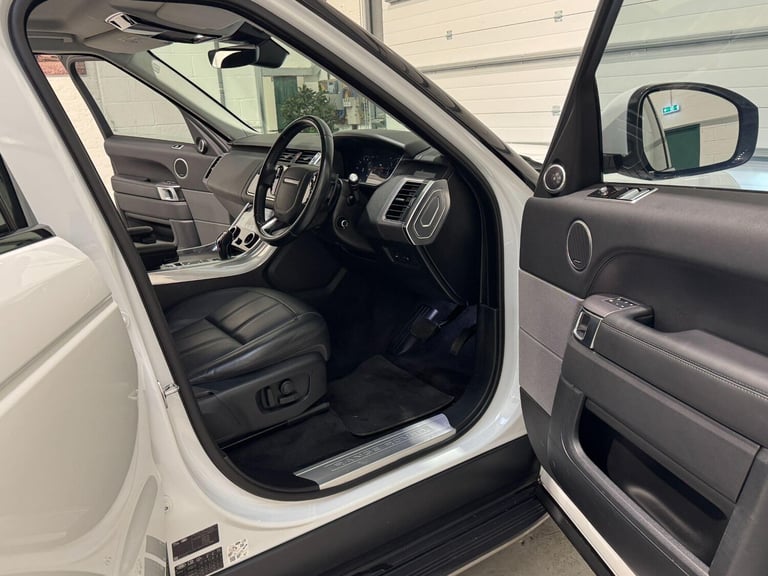 2018 Land Rover Range Rover Sport 2.0 SD4 HSE 5dr Auto ESTATE DIESEL Automatic