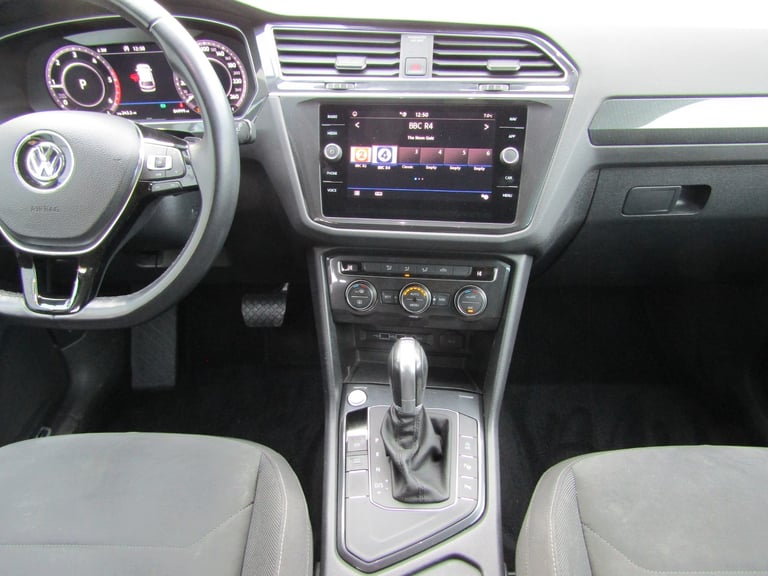 LEFT HAND DRIVE 2019 VOLKSWAGEN TIGUAN 2.0 TDi SE DSG AUTO 5DR EURO 6 FRENCH REG
