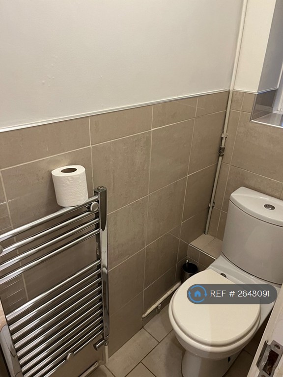 2 bedroom flat in Hartswood House, London, SW2 (2 bed) (#2648091)