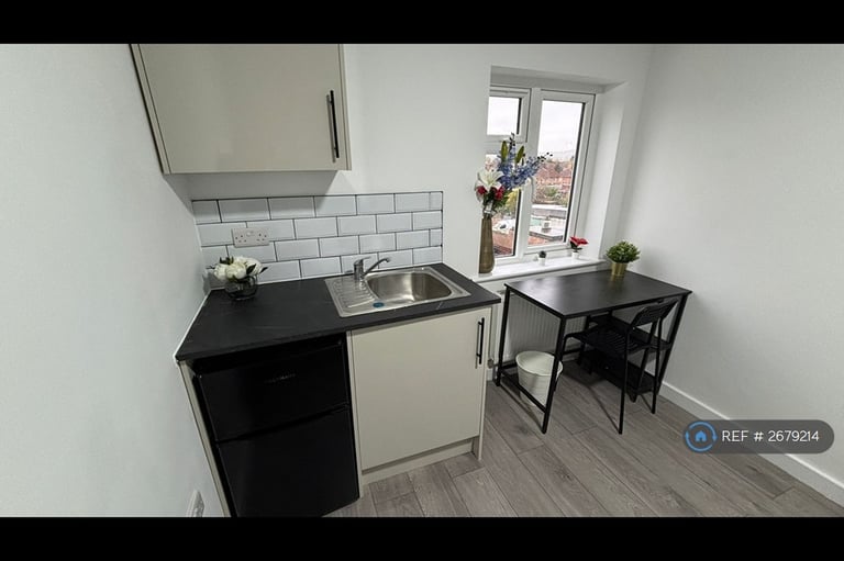 1 bedroom in Brand New Amazing House, Harrow, HA3 (#2679214)