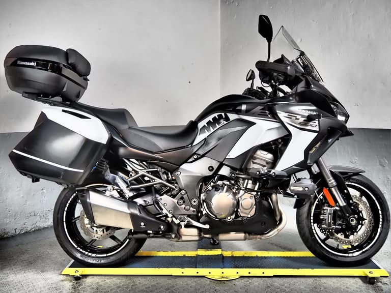 2020 Kawasaki Versys 1000 GT SE ,luggage,inner bags,spots,crash bungs,great bike