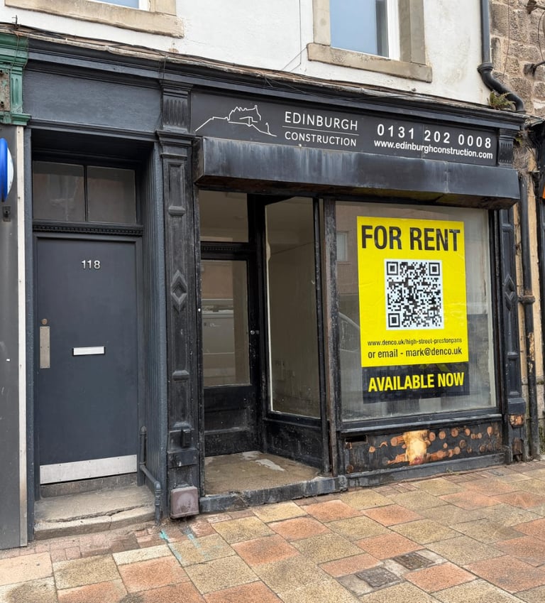 High Street Shop with Garage & Yard – Ideal for Chemist, Salon or Coffee Shop (£900pcm)