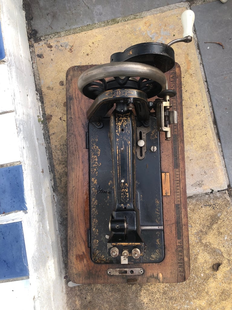 antique sewing machine 