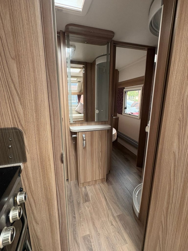 Swift Challenger 850 X L-Shaped Lounge, Recent Service, Motor Mover and Cycle Carrier