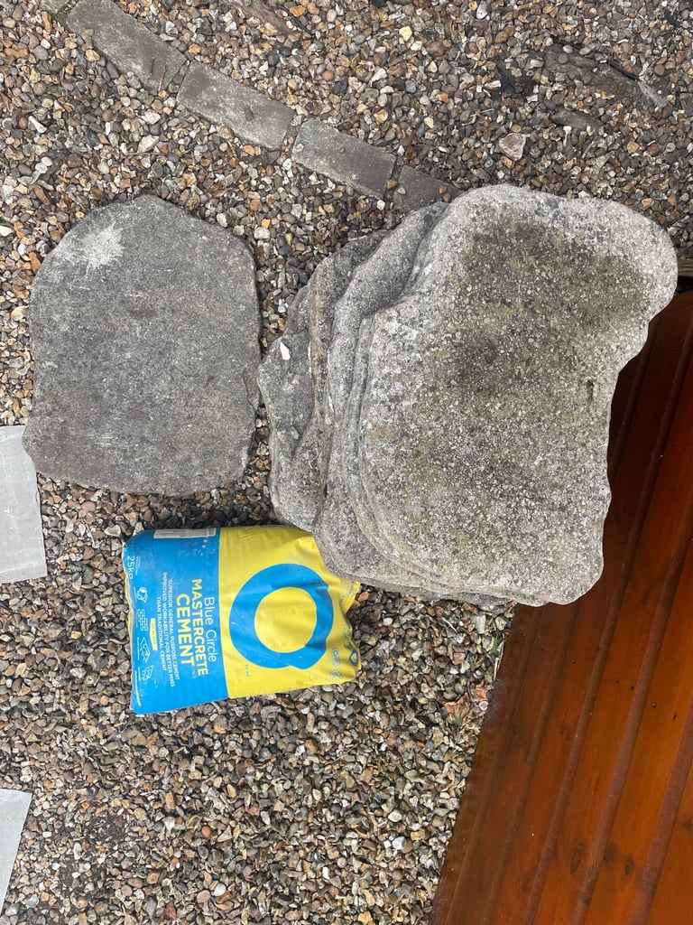 Reclaimed stepping stone x13 plus bag of cement