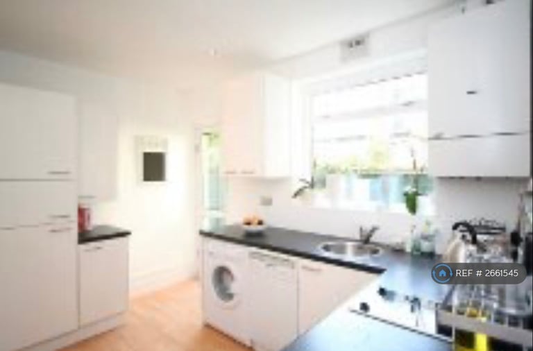 2 bedroom flat in Barry Road, London, SE22 (2 bed) (#2661545)