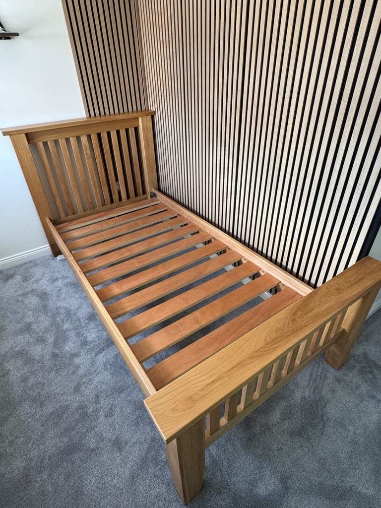 Oak bed