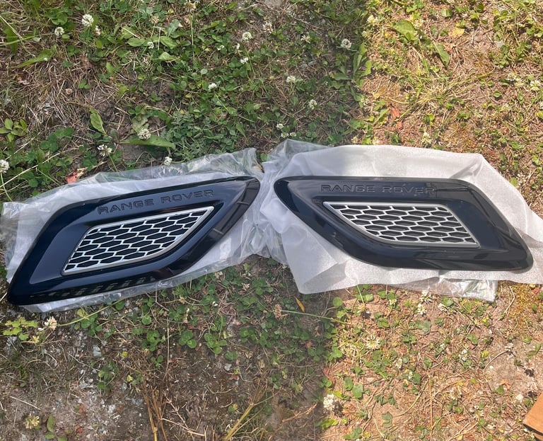 Range Rover Sport l494 genuine bonnet vents