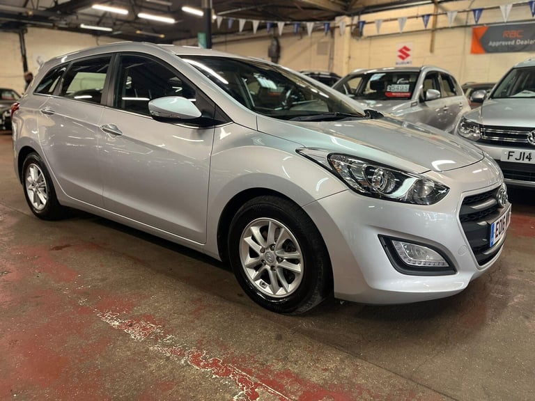 image for 2016 Hyundai i30 1.6 CRDi Blue Drive SE Nav Tourer Euro 6 (s/s) 5dr ESTATE Diesel Manual