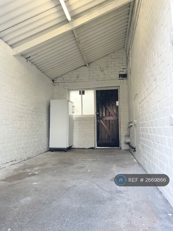 3 bedroom house in Elford Grove, Manchester, M18 (3 bed) (#2669866)