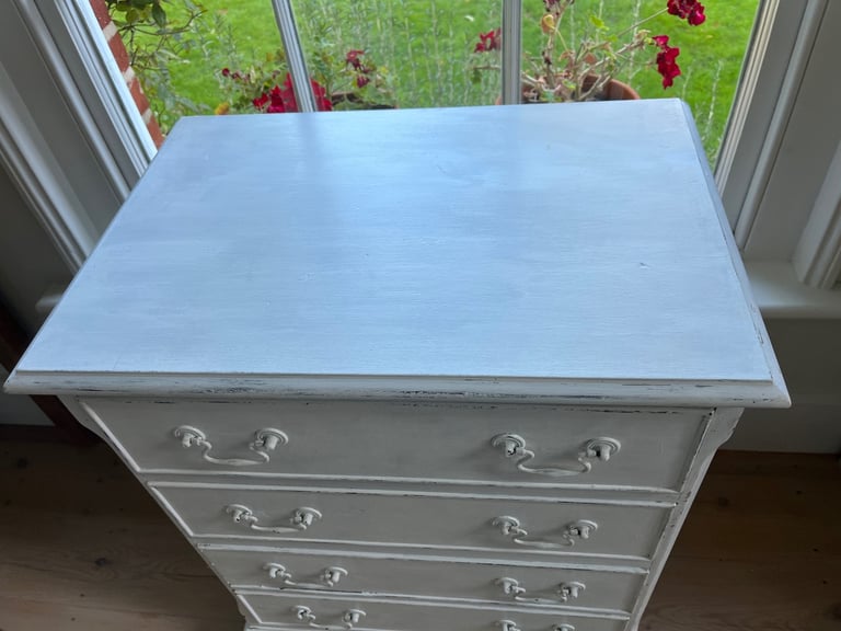 Chest of Drawers, solid hardwood, shabby chic 