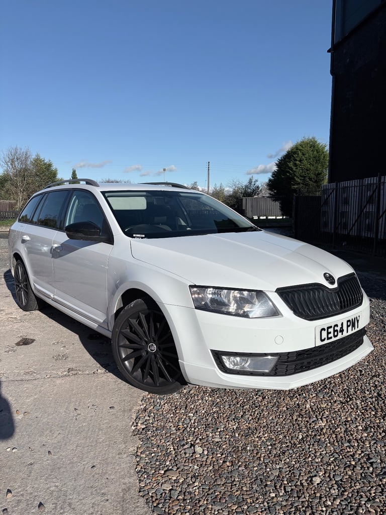 Skoda, OCTAVIA, Black Edition, DSG, £35 Annual Tax, Estate, 2014, Semi-Auto, 1968 (cc), 5 doors