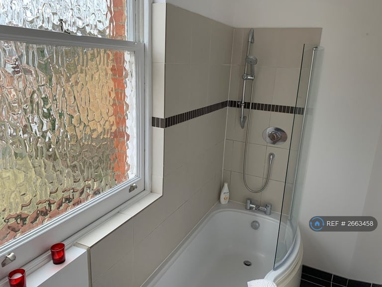 Studio flat in Ridings House, Windsor, SL4 (#2663458)