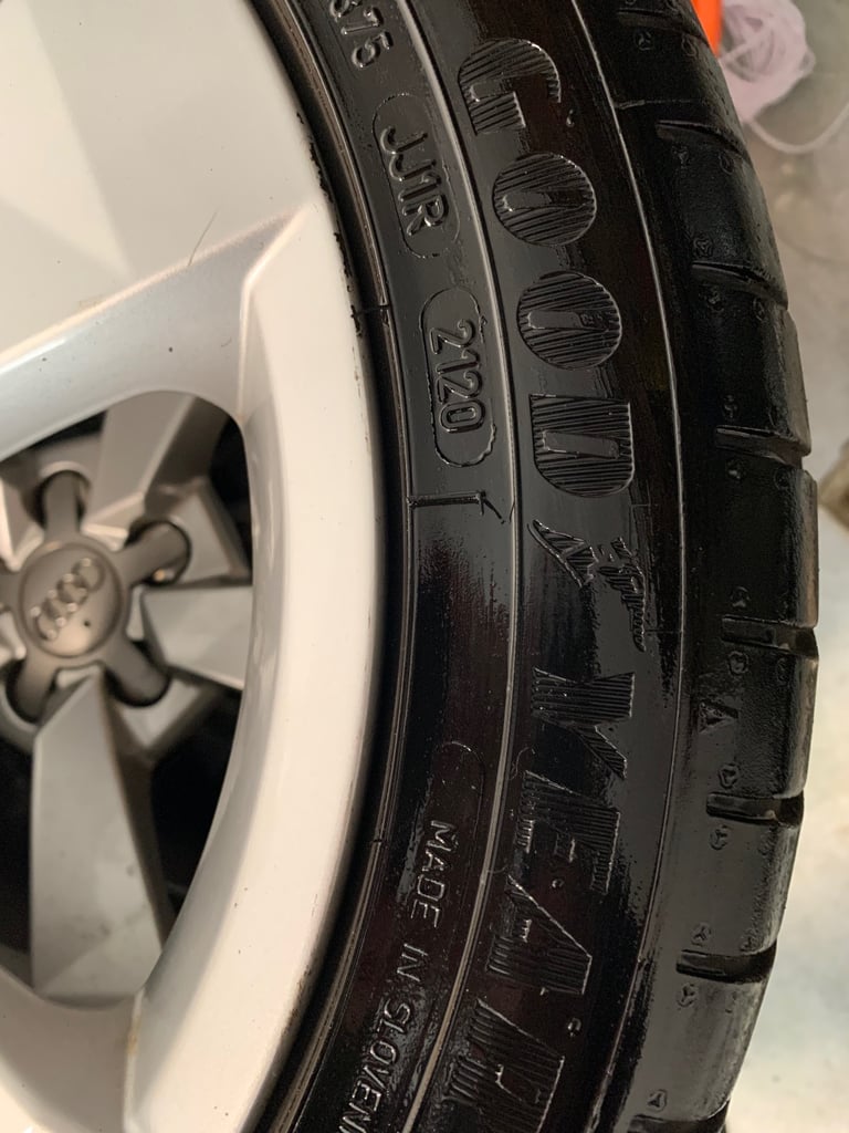 Audi .vw, seat and Skoda alloy wheels with great tyres