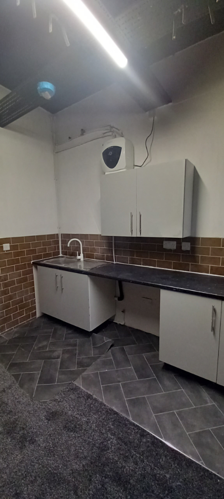 **LET BY**HIGH SPEC**1 BED**STUDIO**FLAT 7**6 WATERLOO ROAD**BURSLEM**