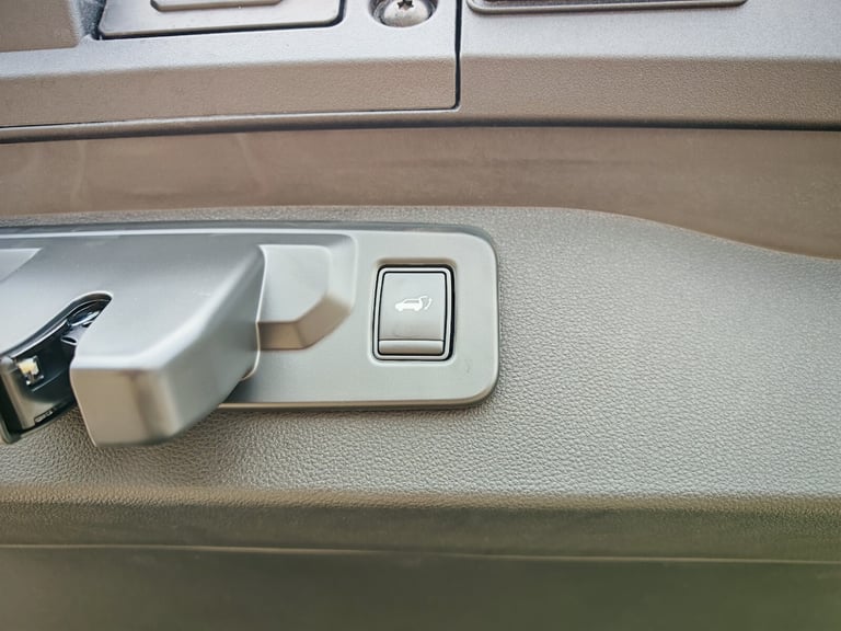 2025 Renault Scenic E-Tech 160kW Techno Esprit Alpine 87kWh Long Range 5dr AT Estate Electric Aut...