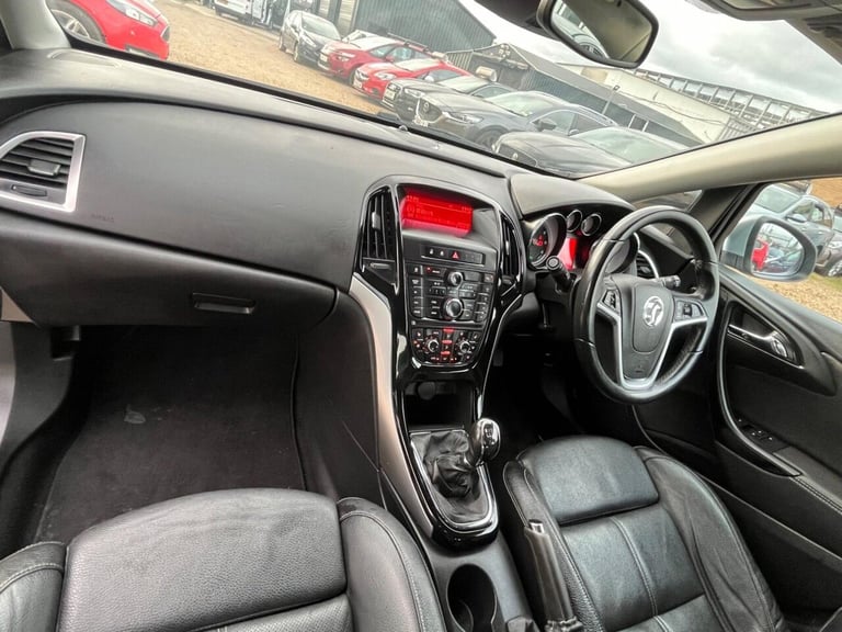 2014 Vauxhall Astra 2.0 CDTi ecoFLEX Elite Euro 5 (s/s) 5dr Hatchback Diesel Manual
