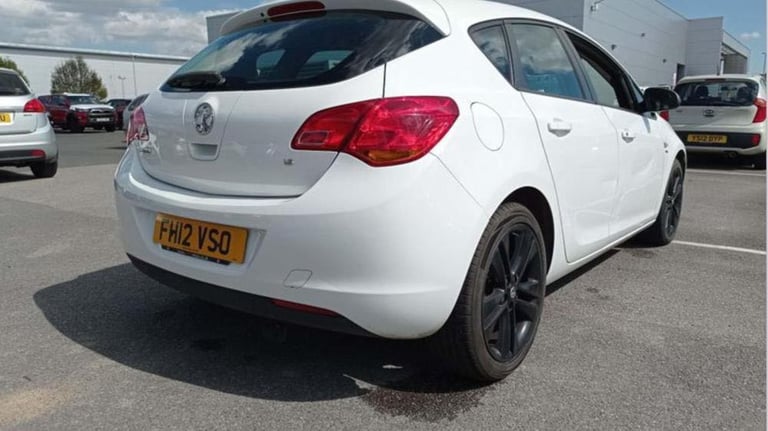 Vauxhall, ASTRA, Hatchback, 2012, Manual, 1598 (cc),5 doors - Image 6